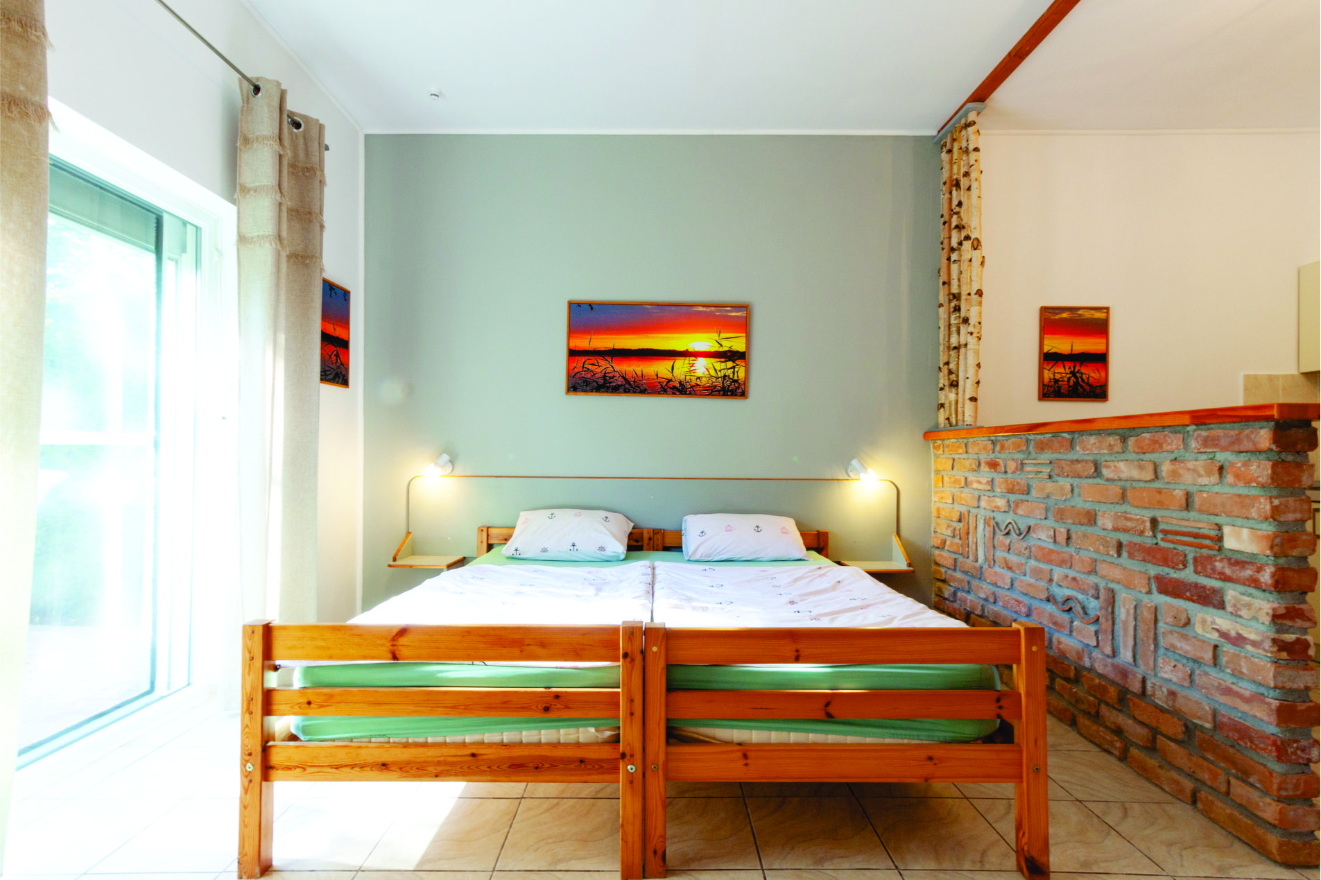 camera tripla casa ana vama veche