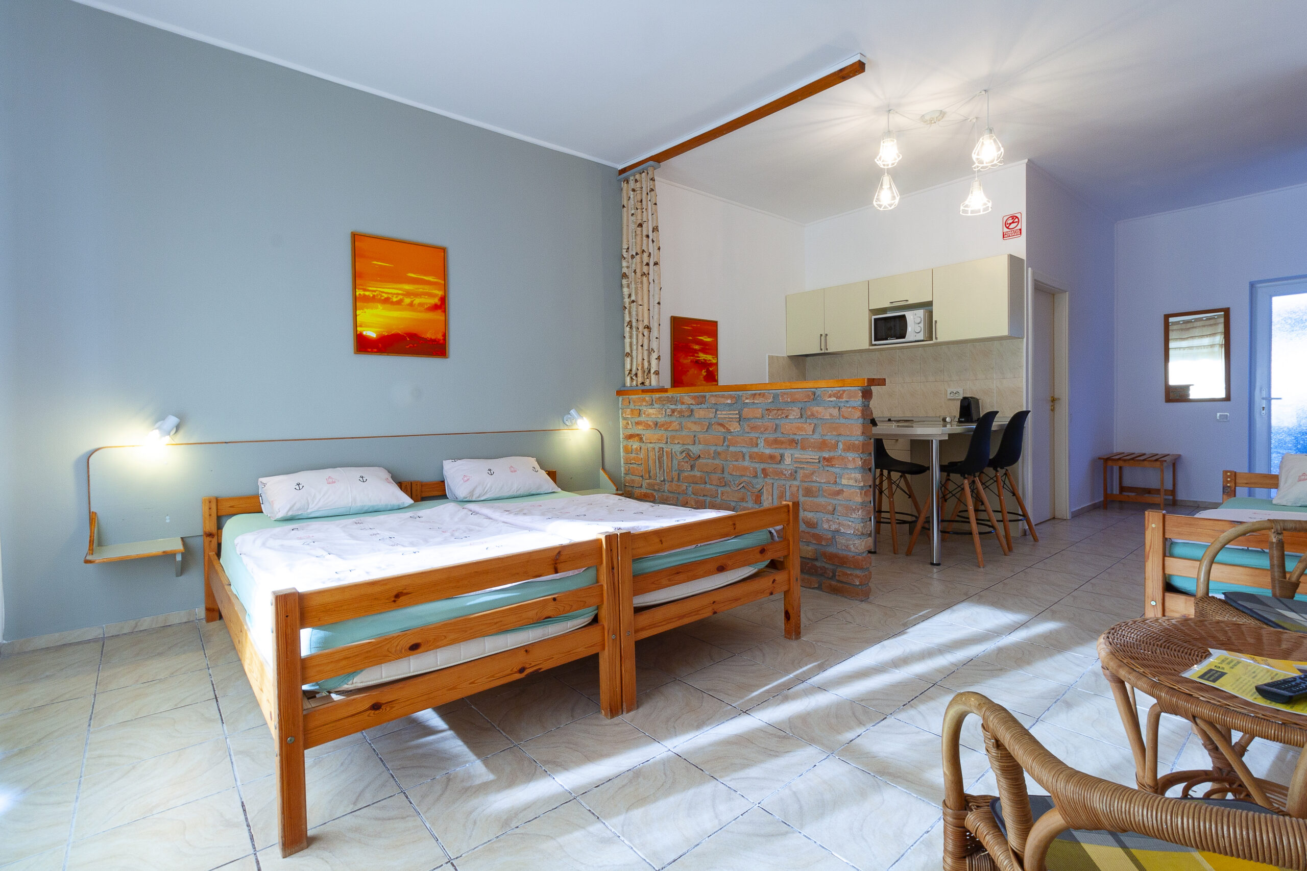 camera tripla casa ana vama veche