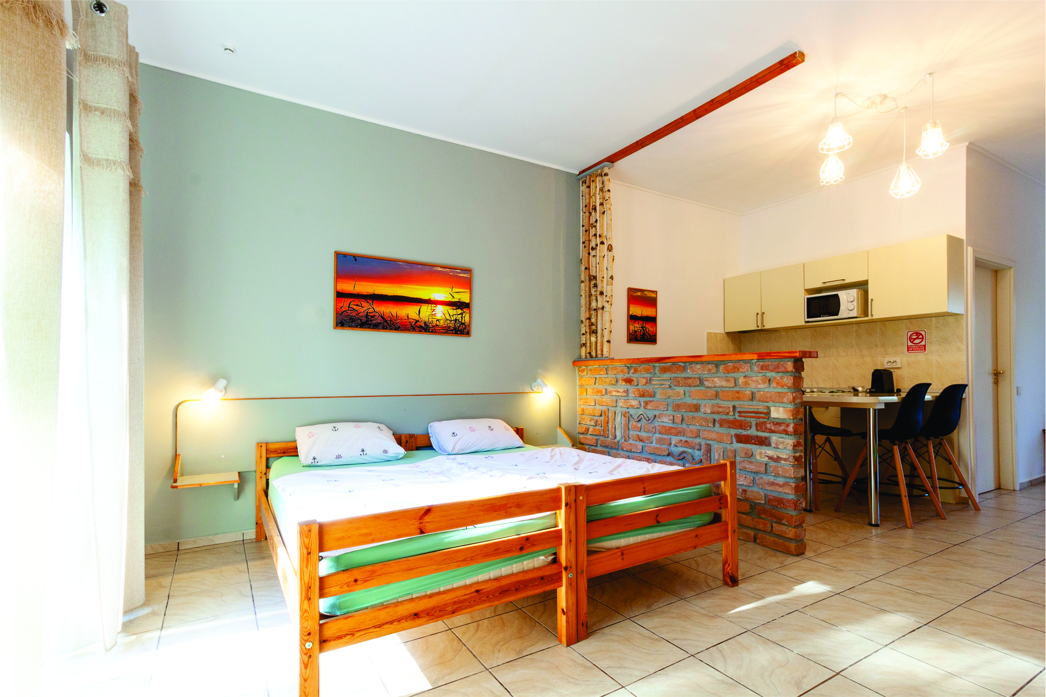 camera tripla casa ana vama veche